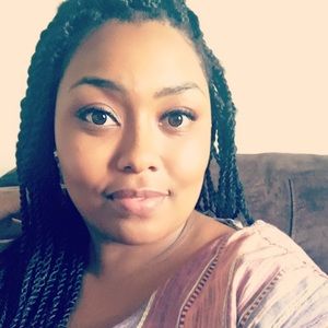 Meet your Posher, Kayla